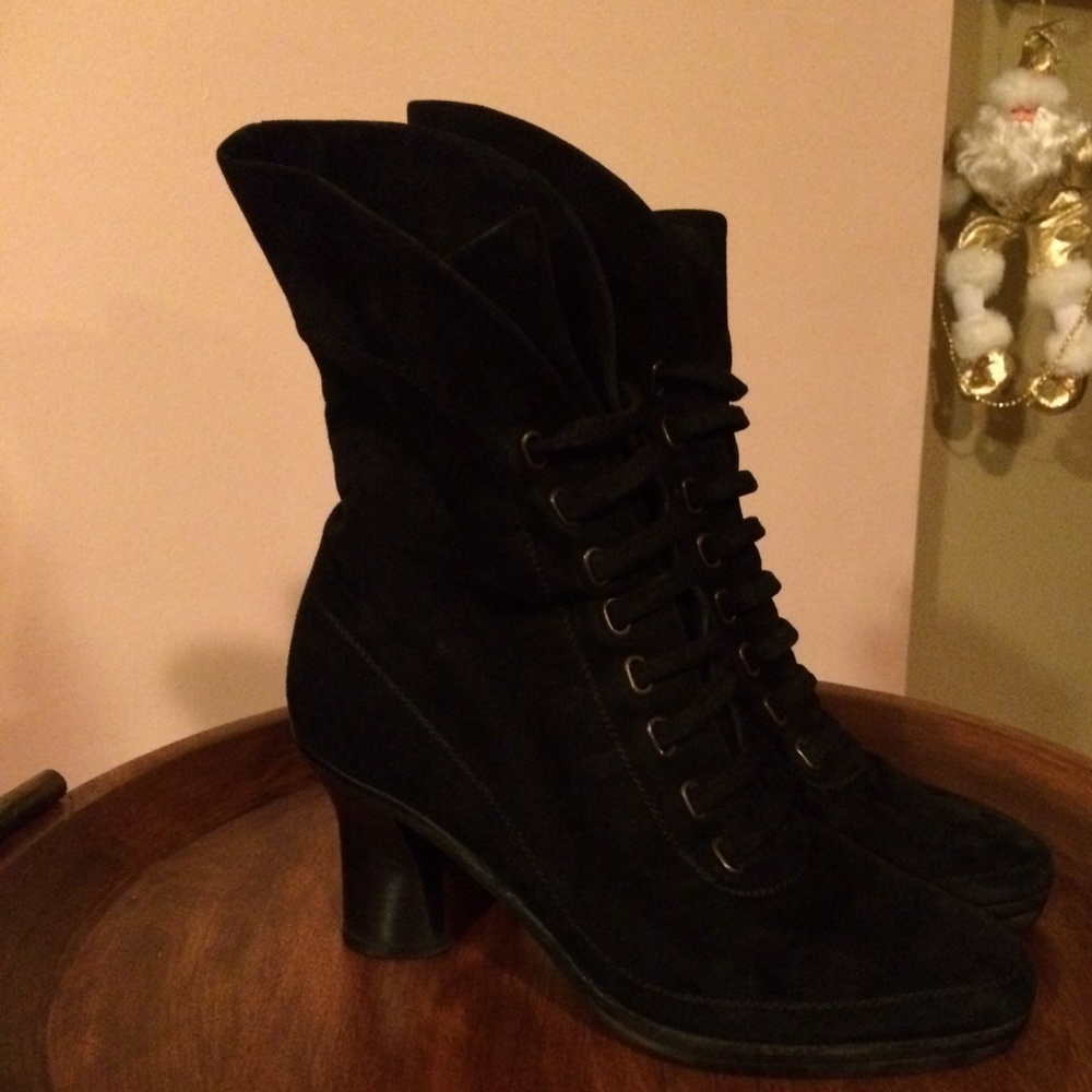 ❌SOLD❌Donna Karan Black Lace-Up Ankle Boots